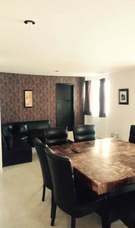 Imagen de la habitación del Hotel V. Foto 18