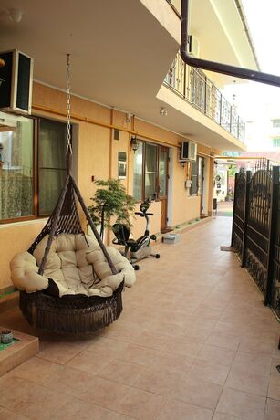 Imagen general del Hotel V Gostyah U Julii Guest House. Foto 10