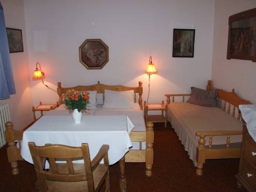 Imagen de la habitación del Hotel V Nebi. Foto 4