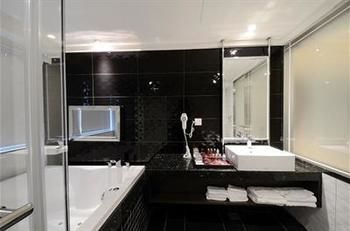 Imagen de la habitación del Hotel V One. Foto 6