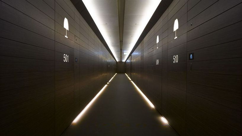 Imagen del bar/restaurante del Hotel V One. Foto 2