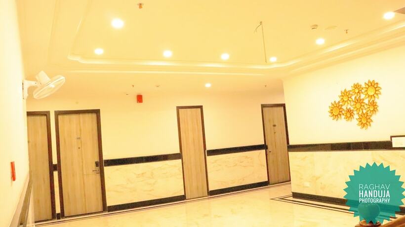 Imagen general del Hotel V One Pride, Dehradun. Foto 1