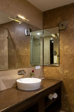 Imagen general del Hotel V One Pride, Dehradun. Foto 2