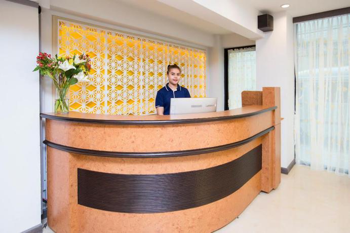 Imagen de los interiores del Hotel V One Pride - Sukhumvit 22 Bangkok. Foto 17