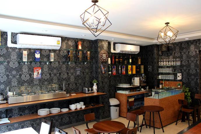 Imagen de los interiores del Hotel V One Pride - Sukhumvit 22 Bangkok. Foto 20