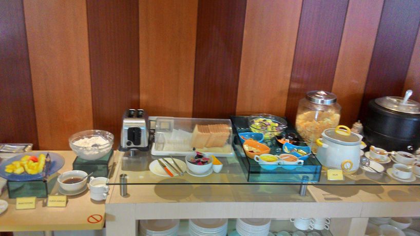 Imagen del bar/restaurante del Hotel V Tebet, Jakarta. Foto 3