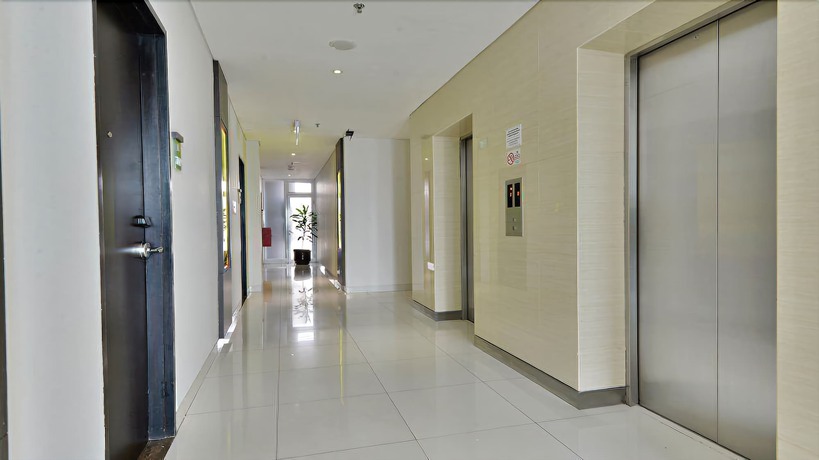 Imagen de los interiores del Hotel V Tebet, Jakarta. Foto 8