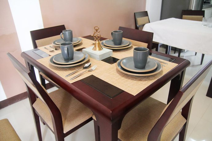 Imagen del bar/restaurante del Hotel V and G Suites Limay. Foto 4