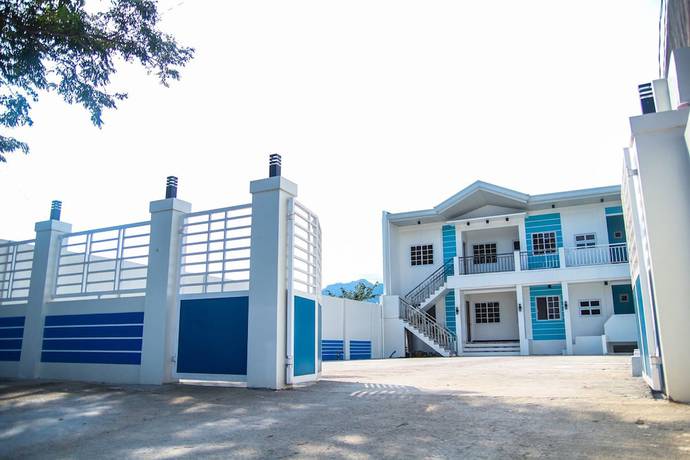 Imagen de los exteriores del Hotel V and G Suites Limay. Foto 16