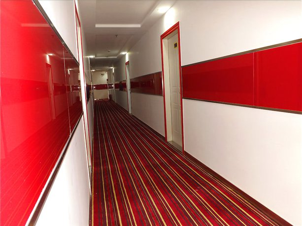 Imagen de los interiores del Hotel V8 Xi Lang Branch. Foto 14