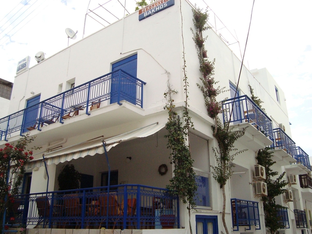 Imagen de los exteriores del Hotel VAKHOS. Foto 12