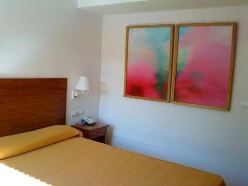 Imagen de la habitación del Hotel VALCARCE. Foto 10