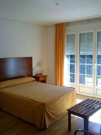 Imagen de la habitación del Hotel VALCARCE. Foto 11