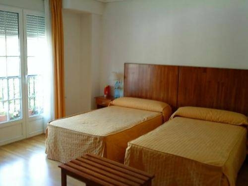 Imagen de la habitación del Hotel VALCARCE, La Portela. Foto 8