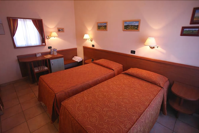 Imagen de la habitación del Hotel VALMARINA HOTEL. Foto 5