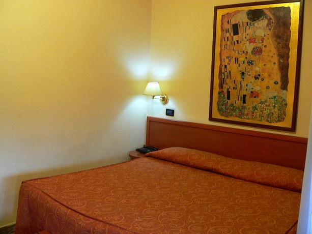 Imagen de la habitación del Hotel VALMARINA HOTEL. Foto 8