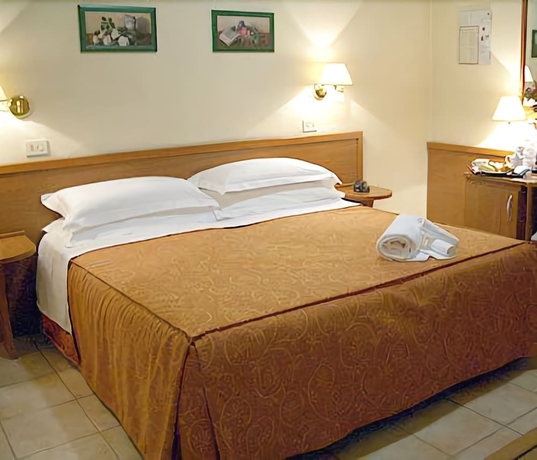 Imagen de la habitación del Hotel VALMARINA HOTEL. Foto 10