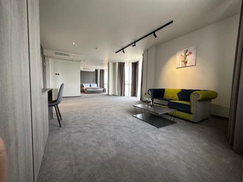 Imagen de la habitación del Hotel VALOR. Foto 20