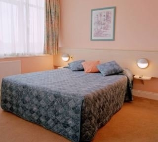 Imagen de la habitación del Hotel VENCOURT. Foto 4