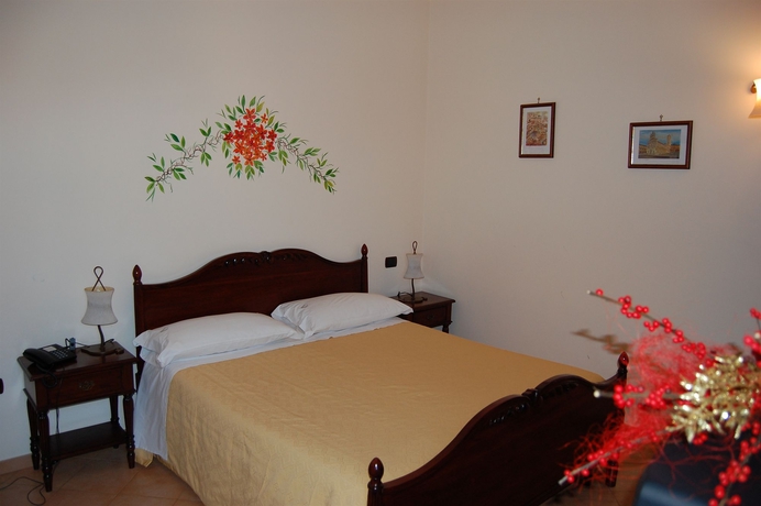 Imagen de la habitación del Hotel VENUS PARK. Foto 2