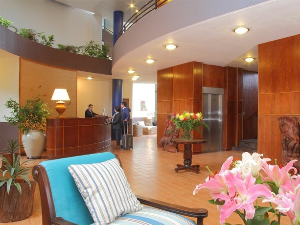 Imagen de los interiores del Hotel VERSALLES SUITES PUERTO MONTT. Foto 7