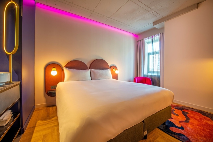 Imagen de la habitación del Hotel VIC. Foto 6