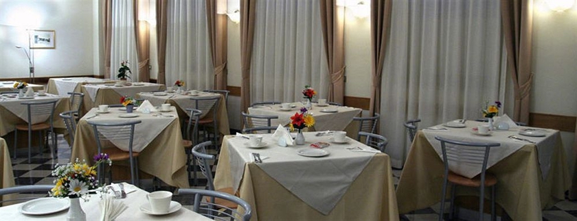 Imagen del bar/restaurante del Hotel VICTOR, Roma. Foto 6