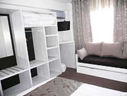 Imagen de la habitación del Hotel VICTORIA, PERPIGNAN. Foto 5