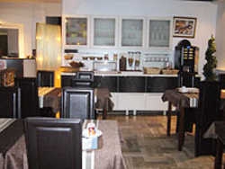 Imagen del bar/restaurante del Hotel VICTORIA, PERPIGNAN. Foto 2