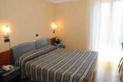 Imagen de la habitación del Hotel VICTORIA, Rivisondoli. Foto 3