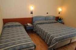 Imagen de la habitación del Hotel VICTORIA, Rivisondoli. Foto 4