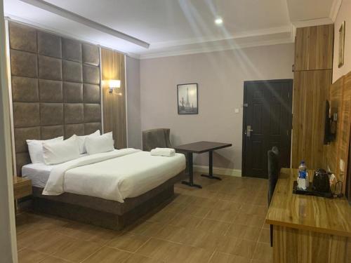 Imagen de la habitación del Hotel VIEWPOINT HOTEL AND SUITES. Foto 18