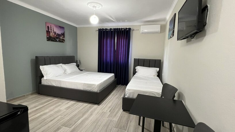 Imagen de la habitación del Hotel VILA AARON. Foto 18