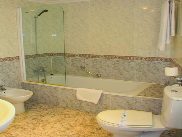 Imagen de la habitación del Hotel VILA REAL MARINA AZUL. Foto 6