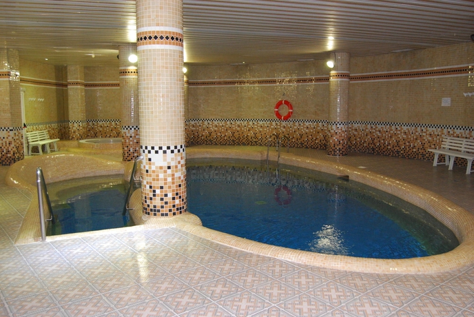 Imagen de la piscina del Hotel VILA REAL MARINA AZUL. Foto 14