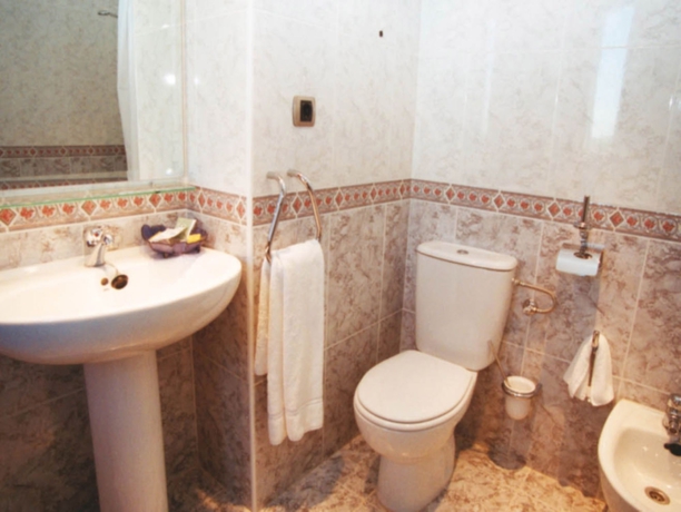 Imagen de la habitación del Hotel VILA REAL MARINA AZUL. Foto 7