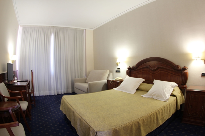 Imagen de la habitación del Hotel VILA REAL PALACE. Foto 10