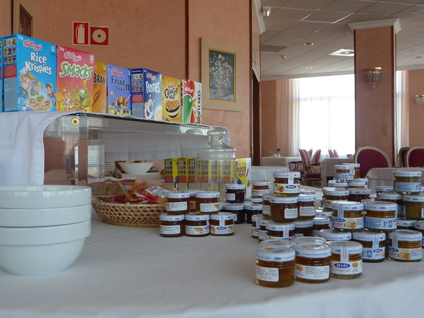 Imagen del bar/restaurante del Hotel VILA REAL PALACE. Foto 6