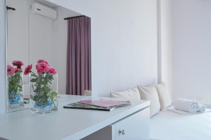 Imagen de la habitación del Hotel VILA e BARDHE. Foto 5