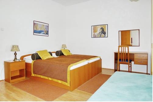 Imagen general del Hotel VILLA AURORA, Crikvenica. Foto 5