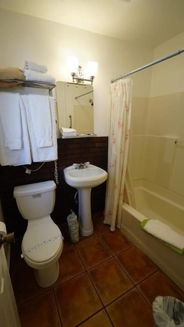 Imagen de la habitación del Hotel VILLA BRASIL MOTEL. Foto 17