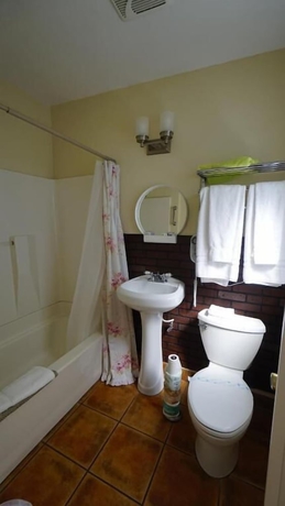 Imagen de la habitación del Hotel VILLA BRASIL MOTEL. Foto 19
