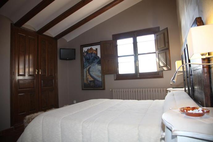 Imagen general del Hotel VILLA DE ALQUEZAR. Foto 8