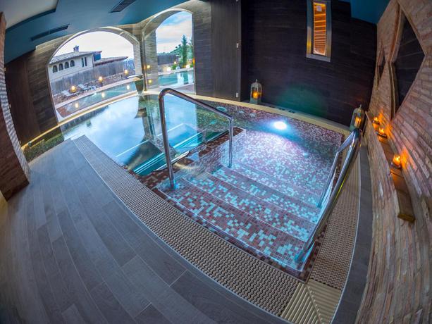 Imagen general del Hotel VILLA DE ALQUEZAR. Foto 11