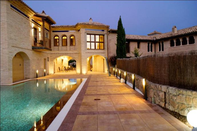 Imagen general del Hotel VILLA DE ALQUEZAR. Foto 17