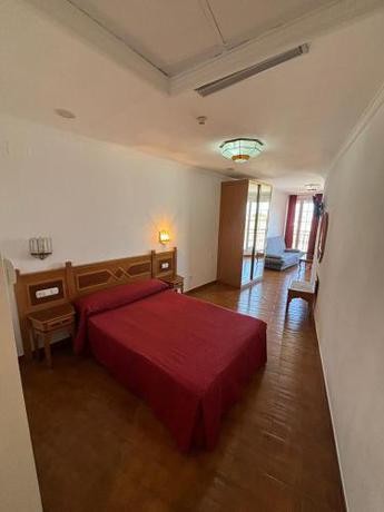 Imagen de la habitación del Hotel VILLA DE GOR. Foto 7