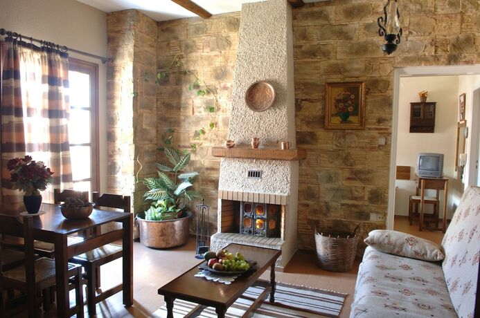 Imagen general del Hotel VILLA FILOXENIA ARAHOVA. Foto 3
