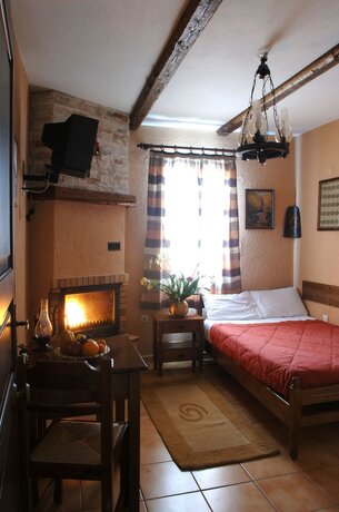 Imagen general del Hotel VILLA FILOXENIA ARAHOVA. Foto 4