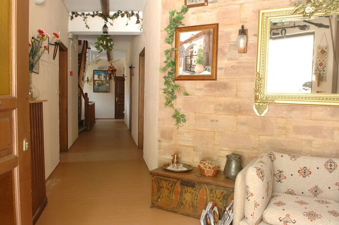 Imagen general del Hotel VILLA FILOXENIA ARAHOVA. Foto 5