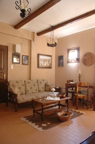 Imagen general del Hotel VILLA FILOXENIA ARAHOVA. Foto 6